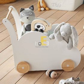 Thùng xe đựng được nhiều đồ chơi