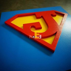 kệ treo tường hình Superman