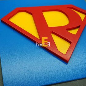 kệ treo tường hình Superman