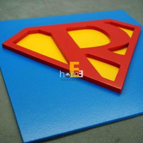 kệ treo tường hình Superman