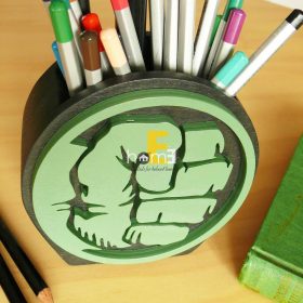Hộp cắm bút nắm đấm của Hulk bằng gỗ