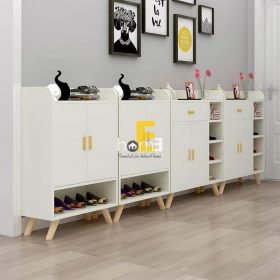 để được nhiều giày dép và đồ trang trí